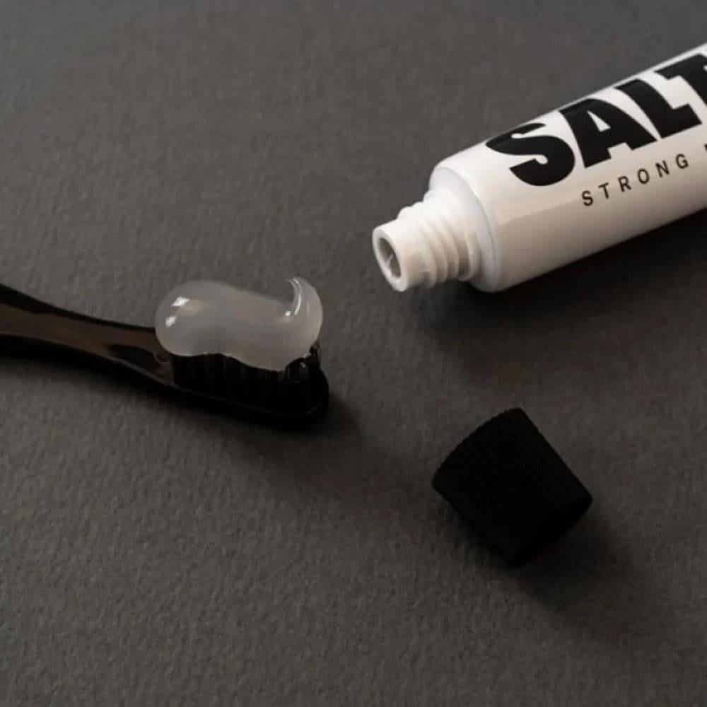سالتراين معجون اسنان بالنعناع مع فرشة, تبريد وانتعاش فائق - 30جرام